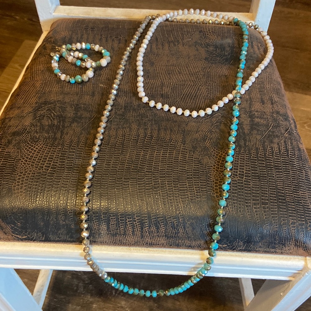 Necklace and earring set